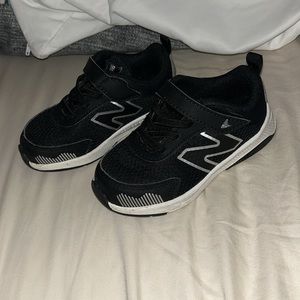 New balance shoes